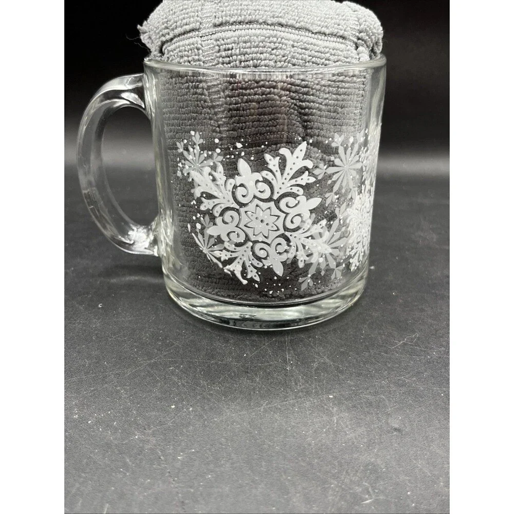 Crate & Barrel Set Of 4 Snowflake White And Clear Glass Mugs Made In USA